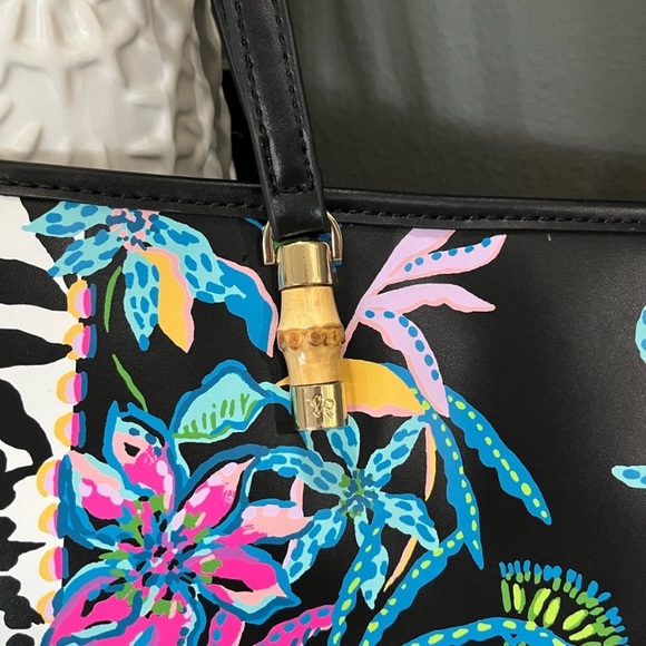Lilly Pulitzer Meema Tote - Picture 6 of 10